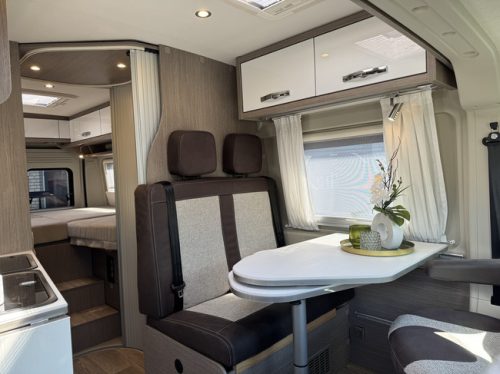 P&ouml;ssl Roadcruiser 640 D-Line 160 hp AUTOMATIC 9-Speed Euro6 Fiat Ducato Maxi **Single beds/4 seats/XXL Fridge/1st owner/Full photo: 9