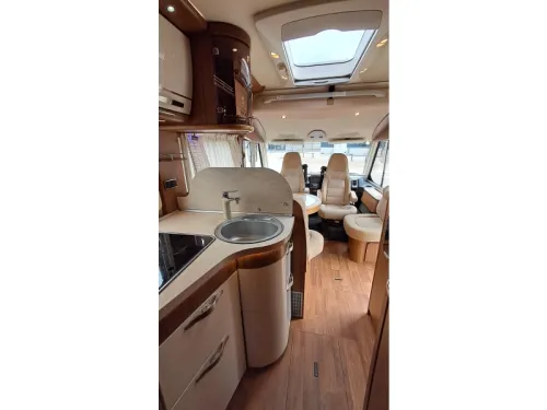 Hymer B 588 Airco / single beds/ E&P  photo: 8