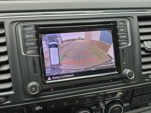 Volkswagen CALIFORNIA OCEAN VAN CONVERSION 150 HP AUTOMATIC ELECTRIC POP-TOP ROOF DETACHABLE TOW HITCH PARKING HEATER SEAT HEATER photo: 18