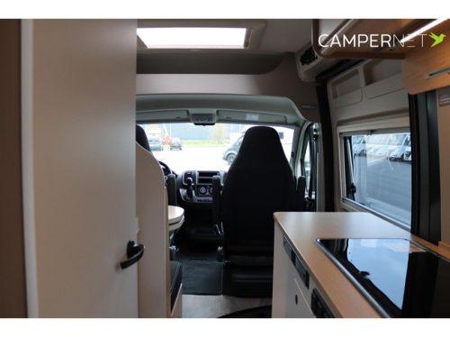 LMC Innovan 640 Pure 140hp Automatic | Thule awning | Single beds | Parking sensors | Alloy wheels | Plenty of storage space | LED photo: 17