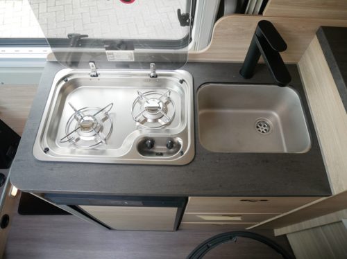 Knaus Boxstar 540, 5.40 Meter Kastenwagen, Anh&auml;ngerkupplung Foto: 12