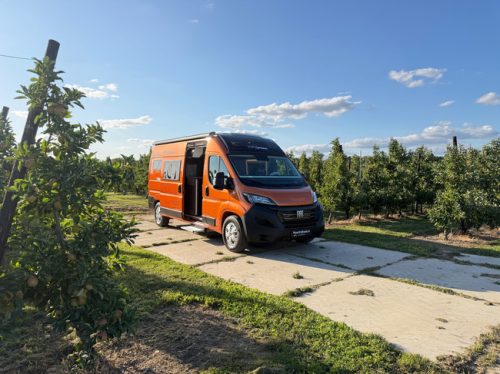 P&ouml;ssl Summit 600 Prime 180HP/AUTOMATIC/SOLAR PANEL/SKYROOF/RADIO WITH CARPLAY/UNIQUE COLOR/ photo: 2