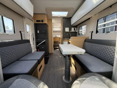 Adria Coral Plus 670 DL Face To Face Foto: 11