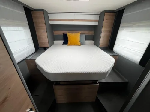 Dethleffs Just Camp T 7052 DBM - Low mileage photo: 2