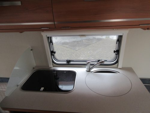 Eriba Touring 310 SEHR KOMPAKT, MIT HUBDACH Foto: 9
