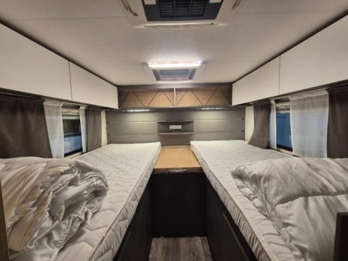 LMC Tourer Lift H 730 G Pop-top roof/air conditioning/solar panel photo: 21