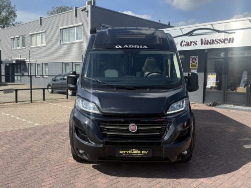 Adria Twin 640 SGX Supreme 9 traps automaat full options 160 pk elktr lengte hefbed luifel trekhaak eltr schotel tv leder foto: 1