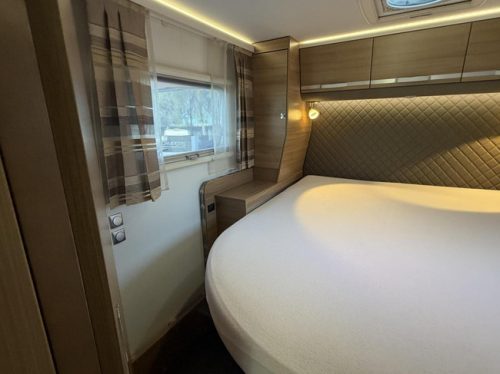 Adria Coral S 670SC Cama de matrimonio Toldo Maxxfan Loer plano foto: 21