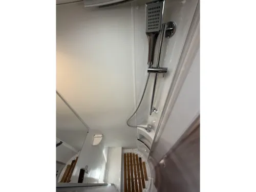 Eura Mobil Profila T 695 EB Wintervast, Lengtebedden  foto: 19