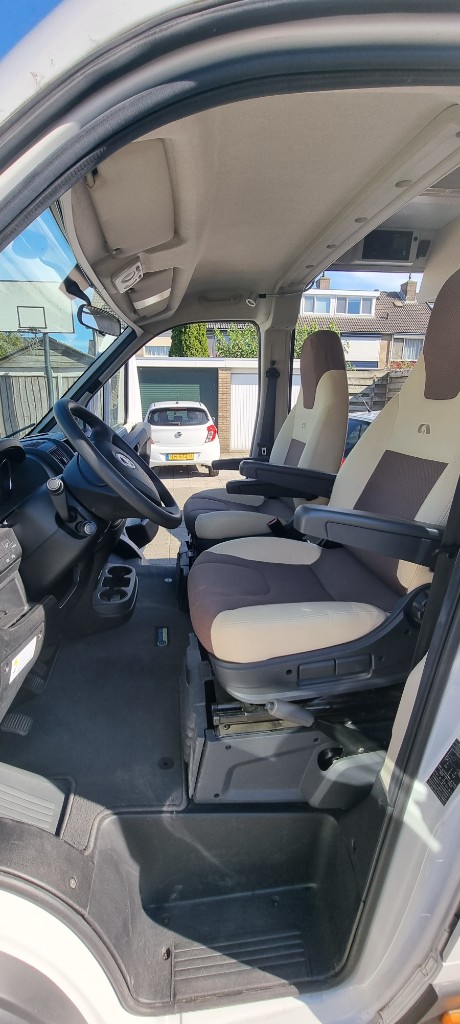 ADRIA TWIN 640 SLX photo: 4