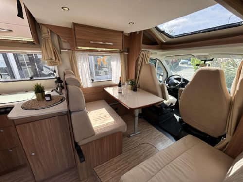 Hymer Carado SINGLE BEDS + POP-TOP ROOF photo: 6
