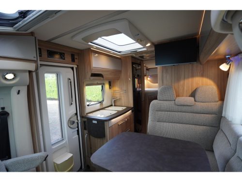 Hymer Exsis-T 588 Automaat | Dachklimaanlage | NAP Foto: 3