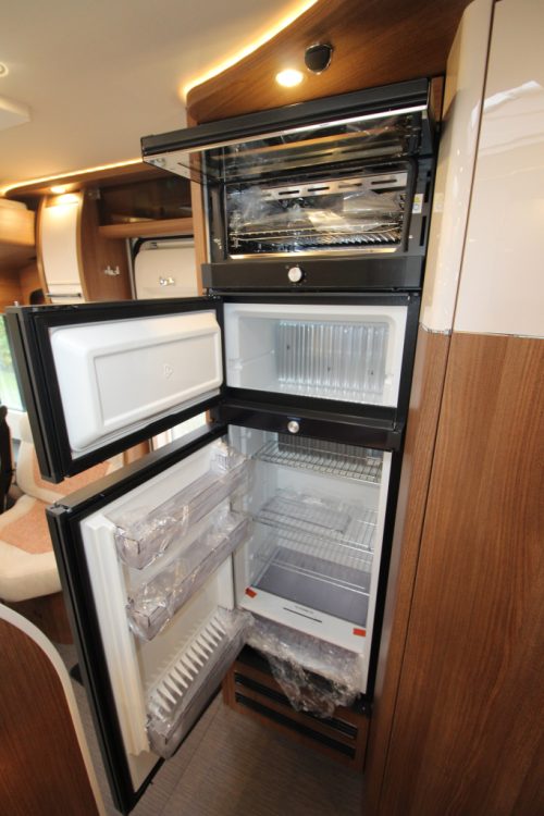 Carthago C-Tourer i 148 LE photo: 10