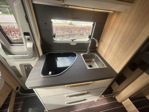 Knaus Sky Wave 650 MEG Einzelbetten + Hubdach  Foto: 16