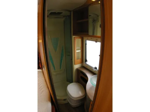 Chausson Allegro 93 Franz&ouml;sisches Bett, Top Aufteilung. Foto: 14