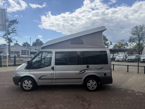 Westfalia ford nugget 4 slaapplaatsen airco hefdak lmv standkachel trekhaak zonnepaneel bearlock photo: 7