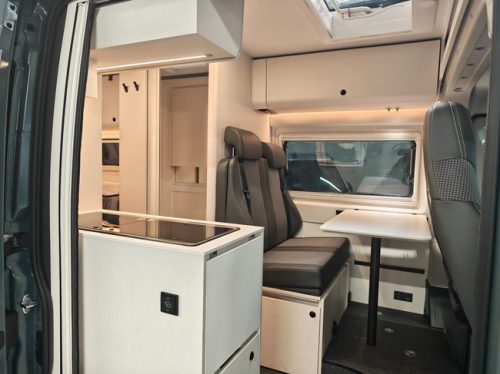 tourne mobil 6.4 Select 2.2 BlueHDI 180PK Automaat - ALL SEASON photo: 2