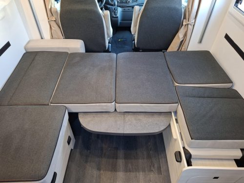 Chausson 640 Titanium Line face 2 face / pop-top roof / TV photo: 10
