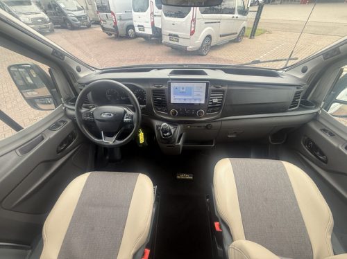 B&uuml;rstner Lineo T 700 Active Euro 6 130 pk slechts 2.287dkm Queensbed airco grote garage hordeur camera apple carplay remis plisse foto: 8