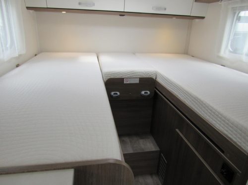 Carado V337 Pro Black Semi-integrated Single Beds  bj2024 photo: 10