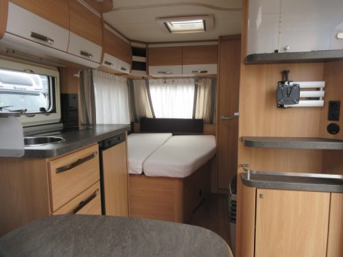 Knaus Sudwind 450 FU GEPFLEGT UND MIT RANGIERHILFE  Foto: 2