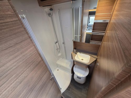 Weinsberg CaraSuite Spicy 650 MEG Spicy special offer model automatic transmission photo: 11