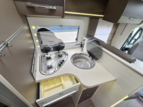 Chausson Welcome 728 EB Pop-top roof Queensbed Automatic  photo: 13