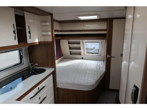 Hobby Excellent 560 CFE mover, toldo y portabicicletas foto: 8