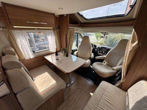 Hymer Carado SINGLE BEDS + POP-TOP ROOF photo: 7