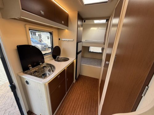 Rimor Seal 9 Alcove with 7 berths family camper photo: 11