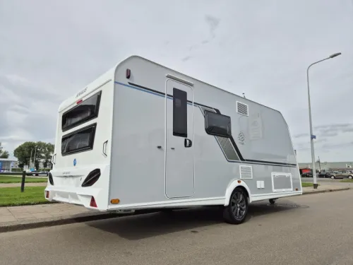 Knaus Sport Platinum 500 QDK Bunk bed and garage door photo: 1