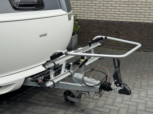 Hobby De Luxe 495 UL with single beds **Mover/Bike rack/Awning/Outdoor gas/2nd service hatch/1st owner/Very neat caravan** photo: 10