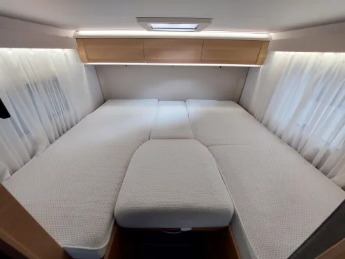 Adria Matrix 600 SL L&auml;ngsbett/Hubbett/TV/Batterie Foto: 19