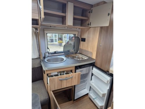 Eriba Nova Light 470 Single beds - Awning photo: 9