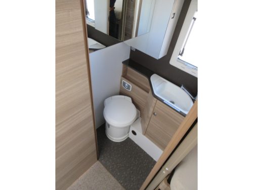 Adria Coral Plus S 670 SL 150hp AUTOMATIC MAXI LEVEL photo: 9
