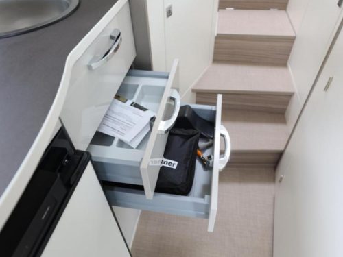 B&uuml;rstner Travel Van T 620 G HL 140PK-AUTOMATIC ACTION MODEL photo: 14