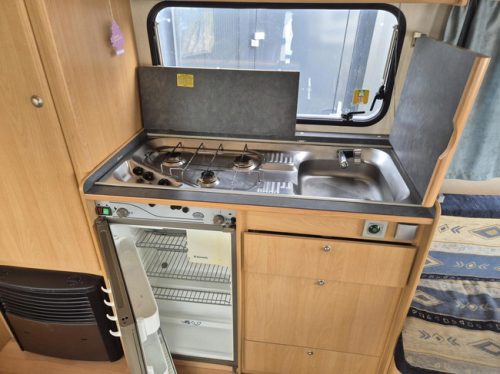 Adria ALTEA 502DT 3 berths triple bunk bed &amp; awning 1st owner photo: 9