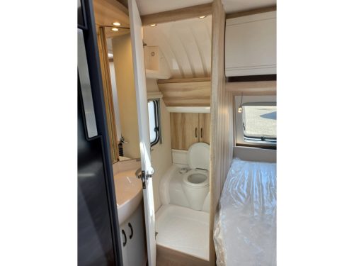 Hobby De Luxe 460 UFE 1500kg Foto: 14