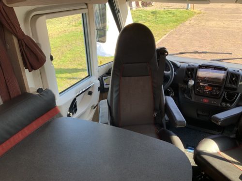 Carthago Malibu I 460 AUTOMATIC 150 hp Integral, Length-beds & Pull-down bed, Garage, Engine air conditioning, Roof air conditioning, Level System, Camper centrum on the road Marum photo: 11