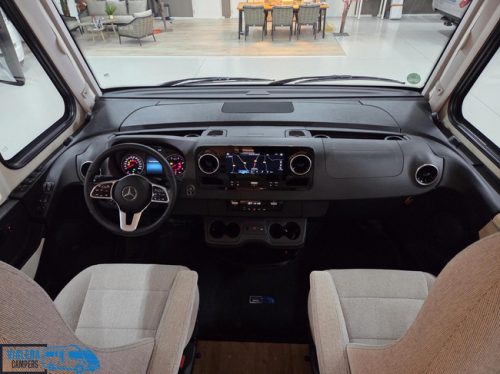 Hymer BMC-I 680 *170hp Automatic* Leveling System* Fully loaded options photo: 8