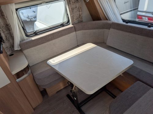 Hobby De Luxe 460 LU photo: 6