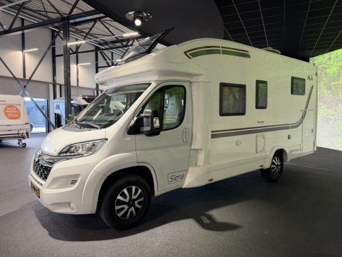P.L.A. Wohnmobil Siena 385 LPG / Solarmodul Foto: 4