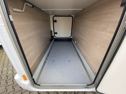 B&uuml;rstner  Lineo T690G, 2 x air conditioning, automatic, single beds photo: 21