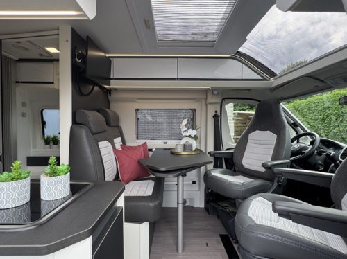 Adria Twin Supreme 640 SGX 140 hp AUTOMATIC 9-Speed Euro6 Fiat Ducato 8 Maxi **Single beds height adjustable/4 seats/Roof air conditioning photo: 1