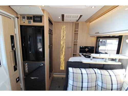 Niesmann+Bischoff Arto 77 E Single beds + Pop-top roof  photo: 32