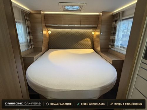 Adria Coral S 670SC Cama de matrimonio Toldo Maxxfan Suelo plano foto: 2