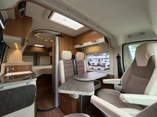 Knaus VANTourer 600 L Original Dutch Motorhome NAP photo: 6