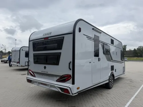 Knaus Sudwind Black Selection 540 FDK Etagenbett / Franz&ouml;sisches Bett Foto: 3