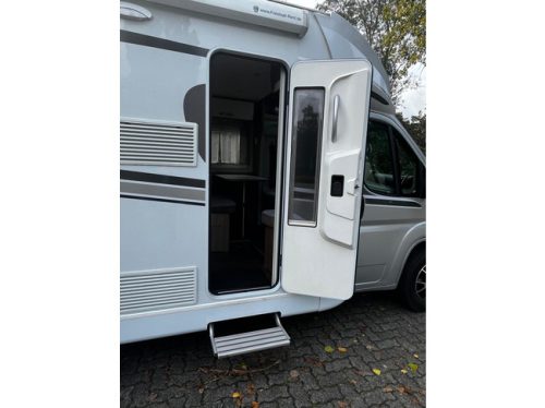 Autocaravana Perfilada Carado T 338 | Control de crucero | Toldo | C&aacute;mara de marcha atr&aacute;s | Ducha | WC | 4 Plazas para dormir | TV con sat&eacute;lite autom&aacute;tico foto: 6