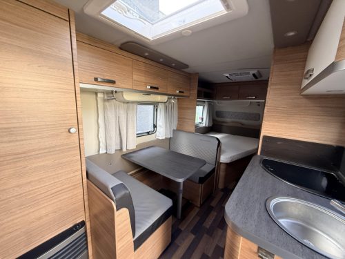 Weinsberg CaraOne Edition HOT 500 FDK Etagenbett/Klimaanlage/Rangierhilfe Foto: 7